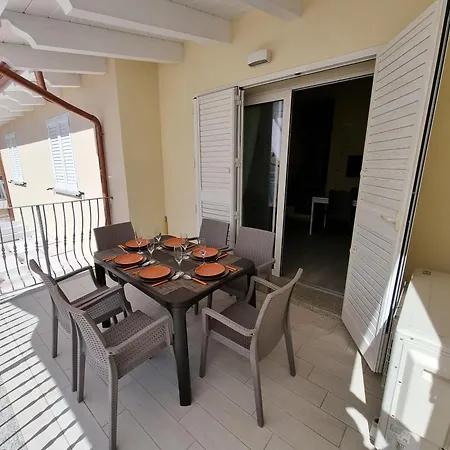 La Marina Apartment *